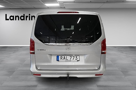 Mercedes-Benz V300 d 5 of 5