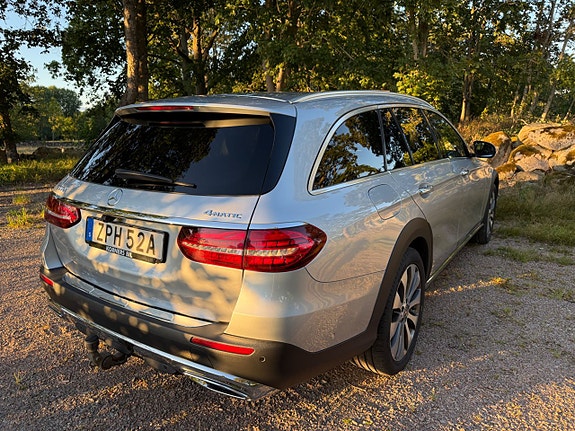 Mercedes-Benz E220 d 4 of 5
