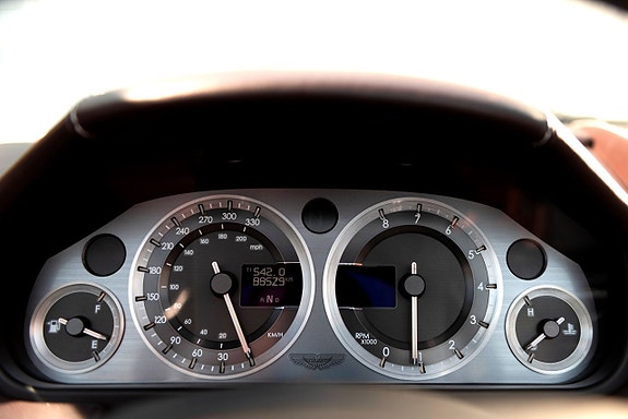 Aston Martin Vantage 23 of 24