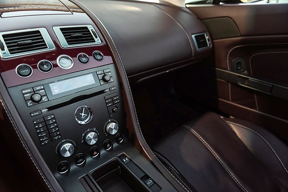 Aston Martin Vantage 22 of 24