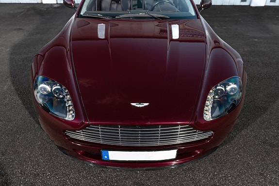 Aston Martin Vantage 6 of 24