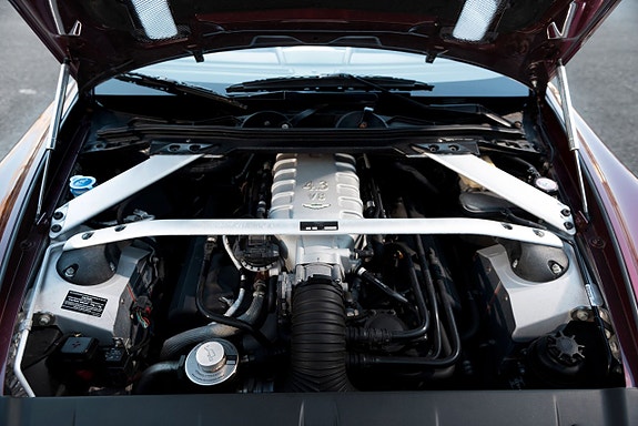 Aston Martin Vantage 14 of 24