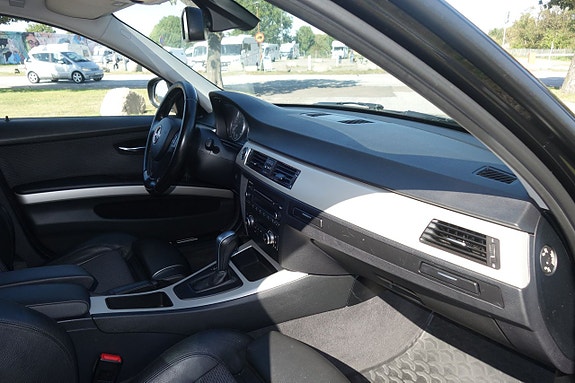 BMW 320 10 of 17