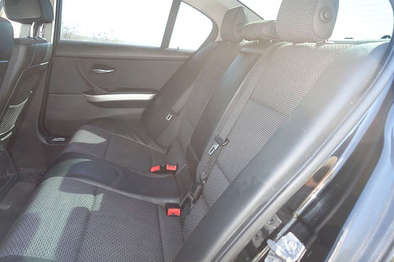 BMW 320 13 of 17