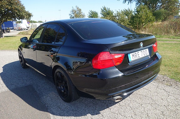 BMW 320 3 of 5