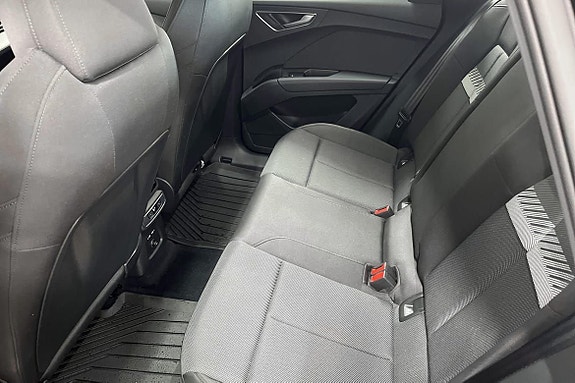 Audi Q4 e-tron 14 of 14