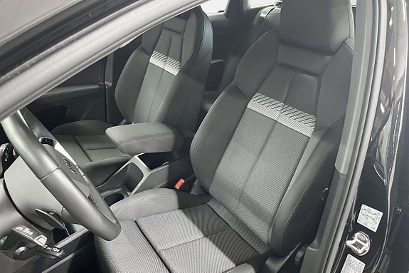 Audi Q4 e-tron 10 of 14