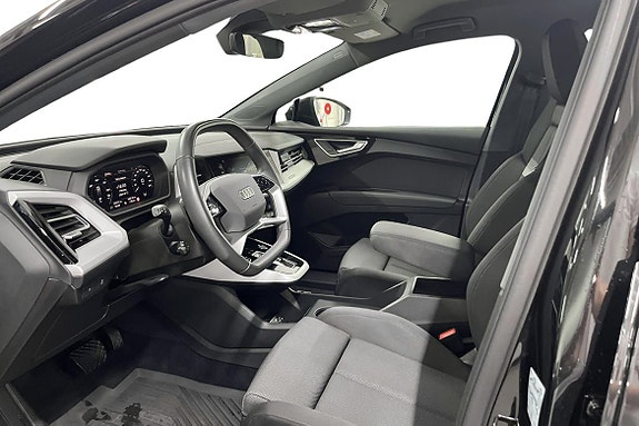 Audi Q4 e-tron 7 of 14