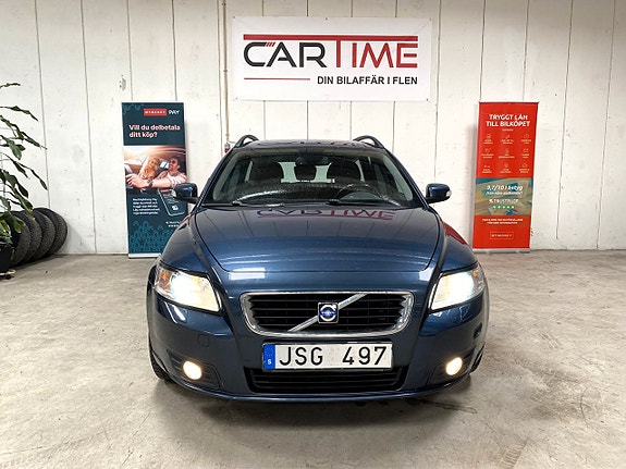 Volvo V50 2 of 5