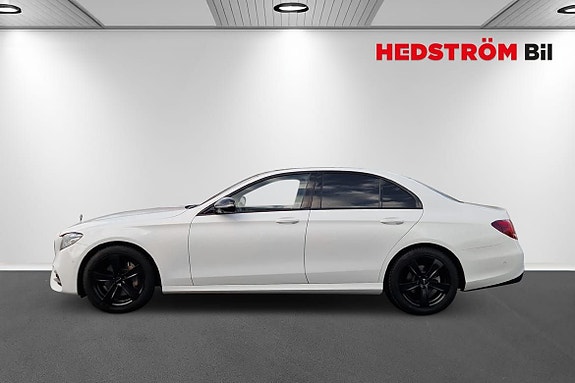 Mercedes-Benz E220 2 of 5