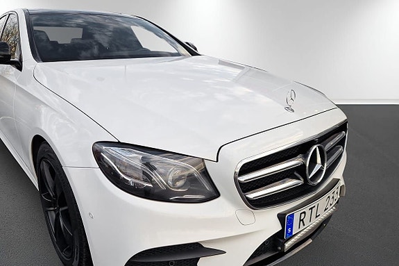 Mercedes-Benz E220 10 of 15