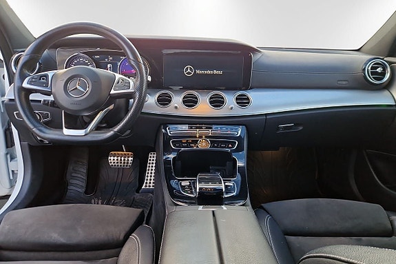 Mercedes-Benz E220 5 of 5