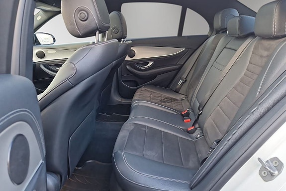 Mercedes-Benz E220 6 of 15
