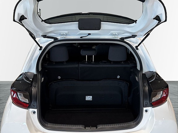 Toyota Yaris 10 of 23