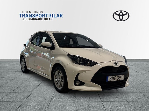Toyota Yaris 19 of 23