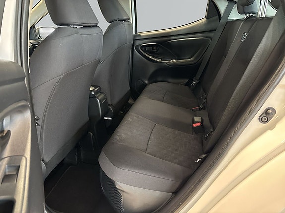 Toyota Yaris 11 of 23