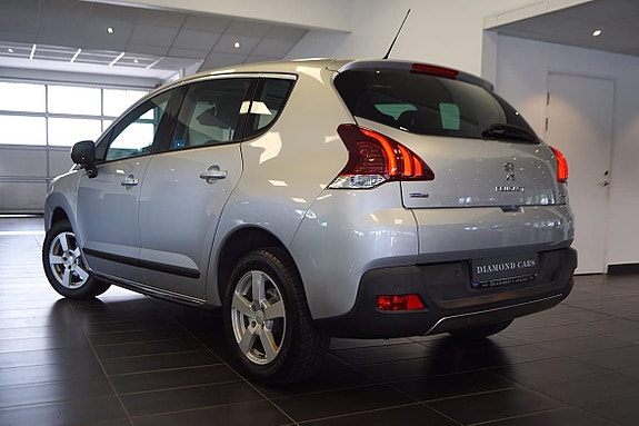 Peugeot 3008 2 of 5