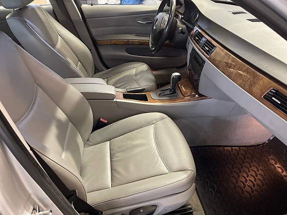 BMW 325i 9 of 13
