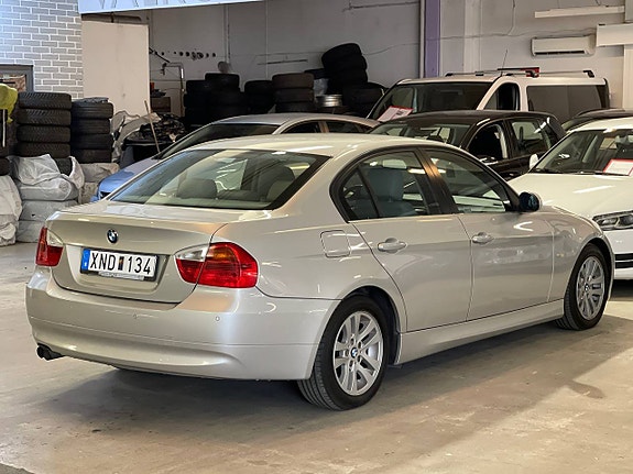 BMW 325i 4 of 13
