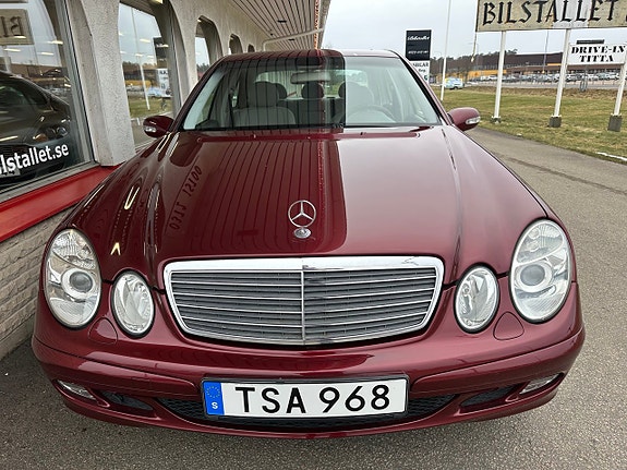 Mercedes-Benz E220 8 of 13