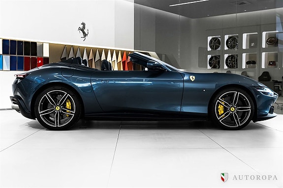 Ferrari Roma Spider 3 of 5