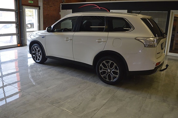 Mitsubishi Outlander 4 of 5