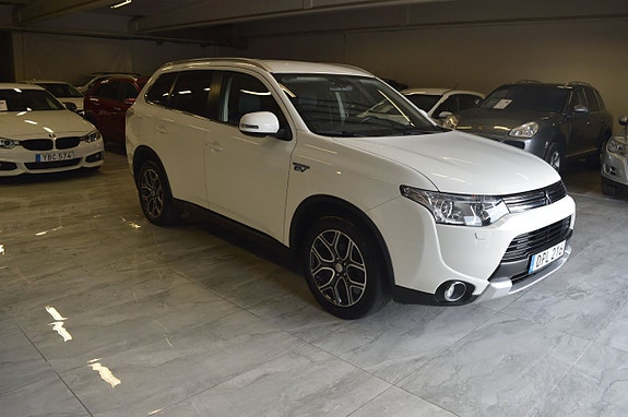Mitsubishi Outlander 2 of 5