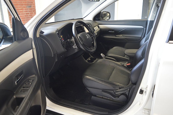 Mitsubishi Outlander 18 of 25