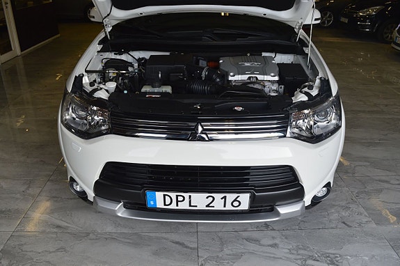 Mitsubishi Outlander 16 of 25