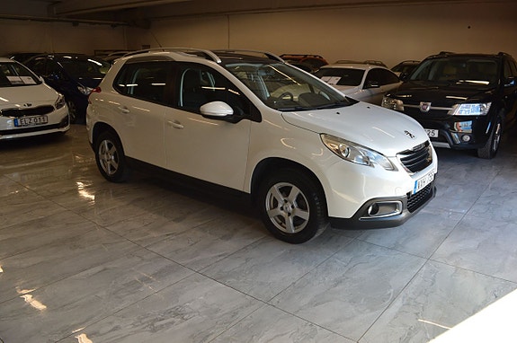 Peugeot 2008 2 of 5