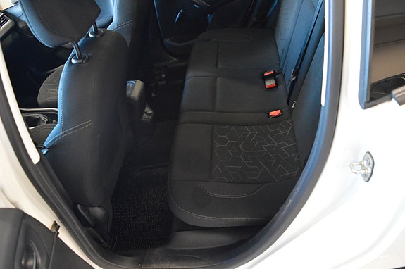 Peugeot 2008 17 of 20