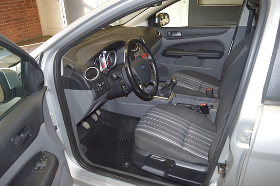 Ford Focus 14 of 19