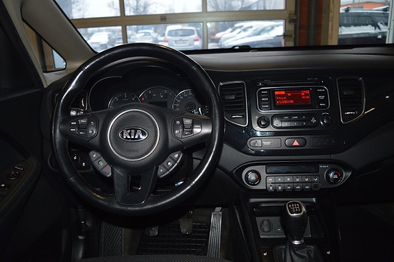 Kia Carens 8 of 20