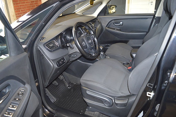 Kia Carens 14 of 20