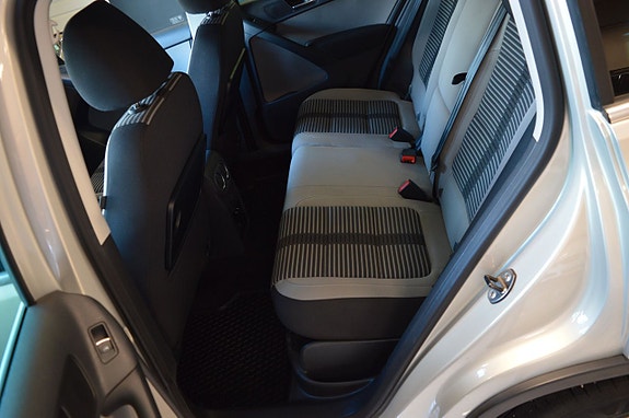 Volkswagen Tiguan 17 of 19