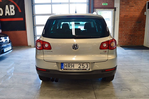 Volkswagen Tiguan 12 of 19