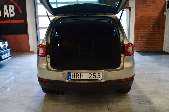Volkswagen Tiguan 13 of 19
