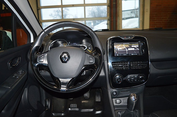 Renault Clio 9 of 19