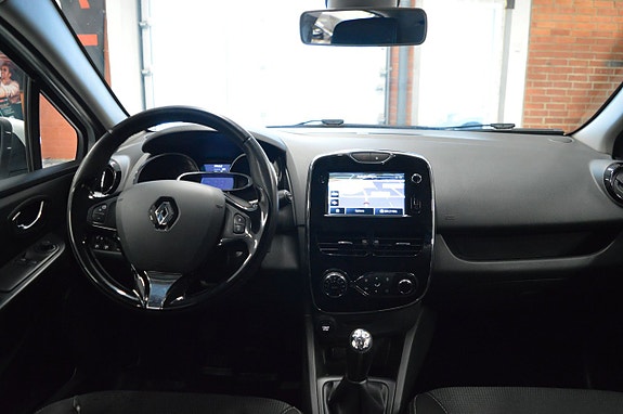 Renault Clio 18 of 19