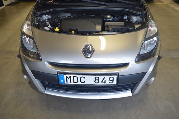 Renault Clio 11 of 19