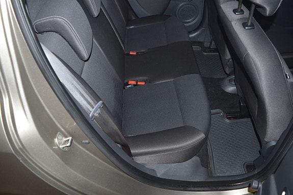 Renault Clio 16 of 19