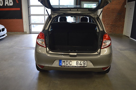 Renault Clio 13 of 19