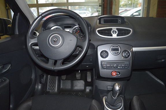Renault Clio 9 of 19