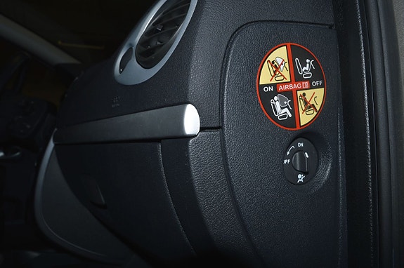 Renault Clio 8 of 19