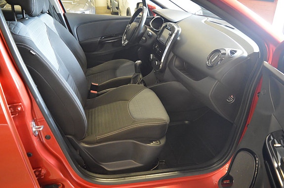 Renault Clio 15 of 20
