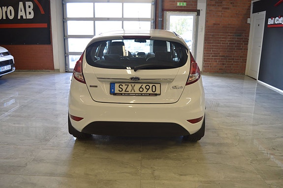 Ford Fiesta 14 of 21