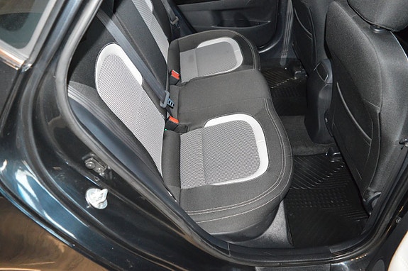 Kia Ceed 16 of 19