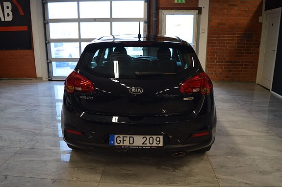 Kia Ceed 12 of 19