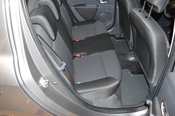 Renault Clio 16 of 19
