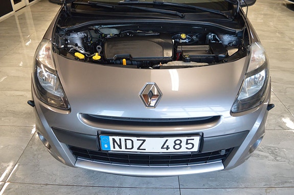 Renault Clio 11 of 19
